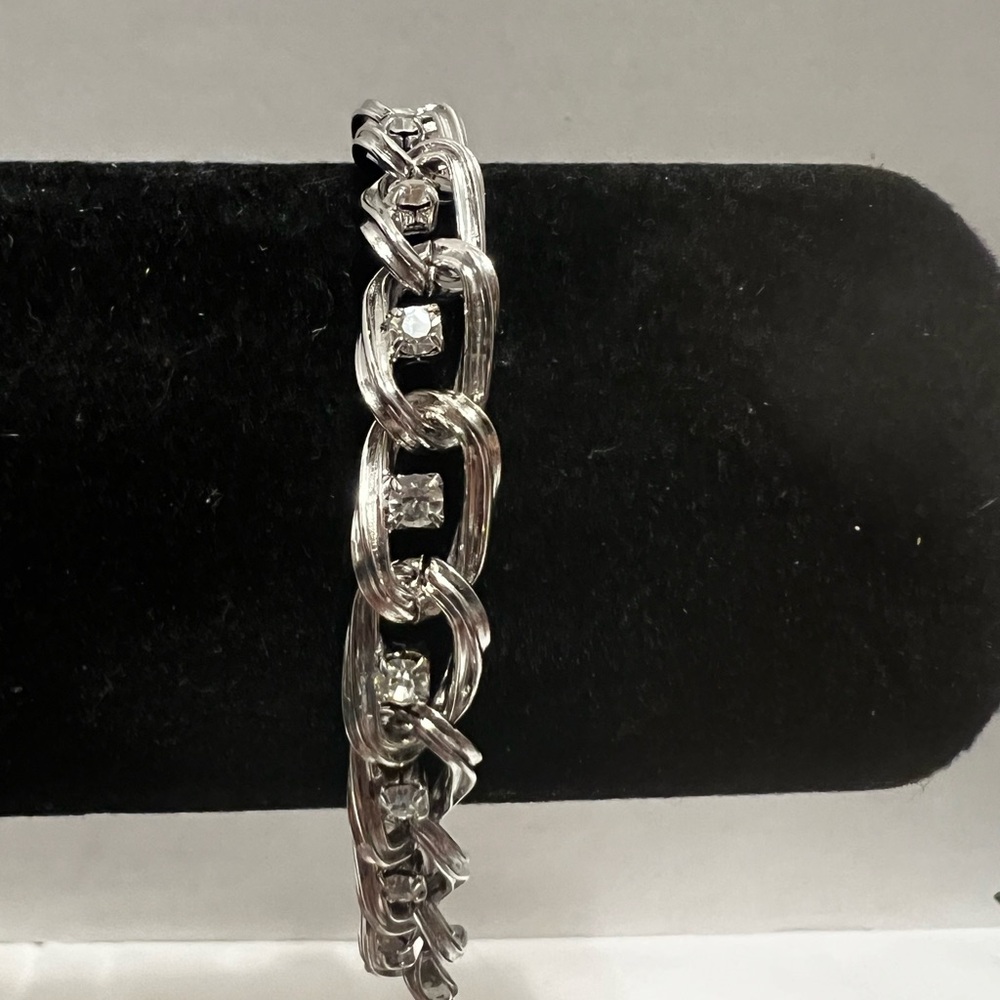 Stylish Silver Chain Bracelet